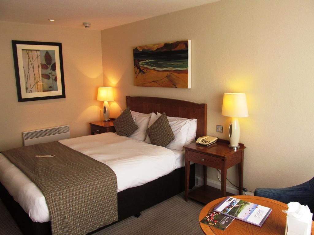 Redwood Hotel Long Ashton ห้อง รูปภาพ